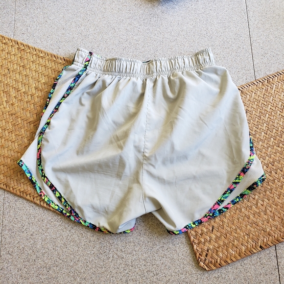 Nike dri-fit shorts - Picture 2 of 9